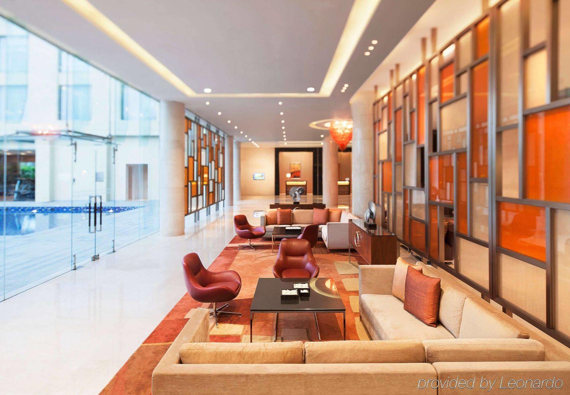 高知机场万怡酒店 尼杜巴塞莱 外观 照片 Lobby
