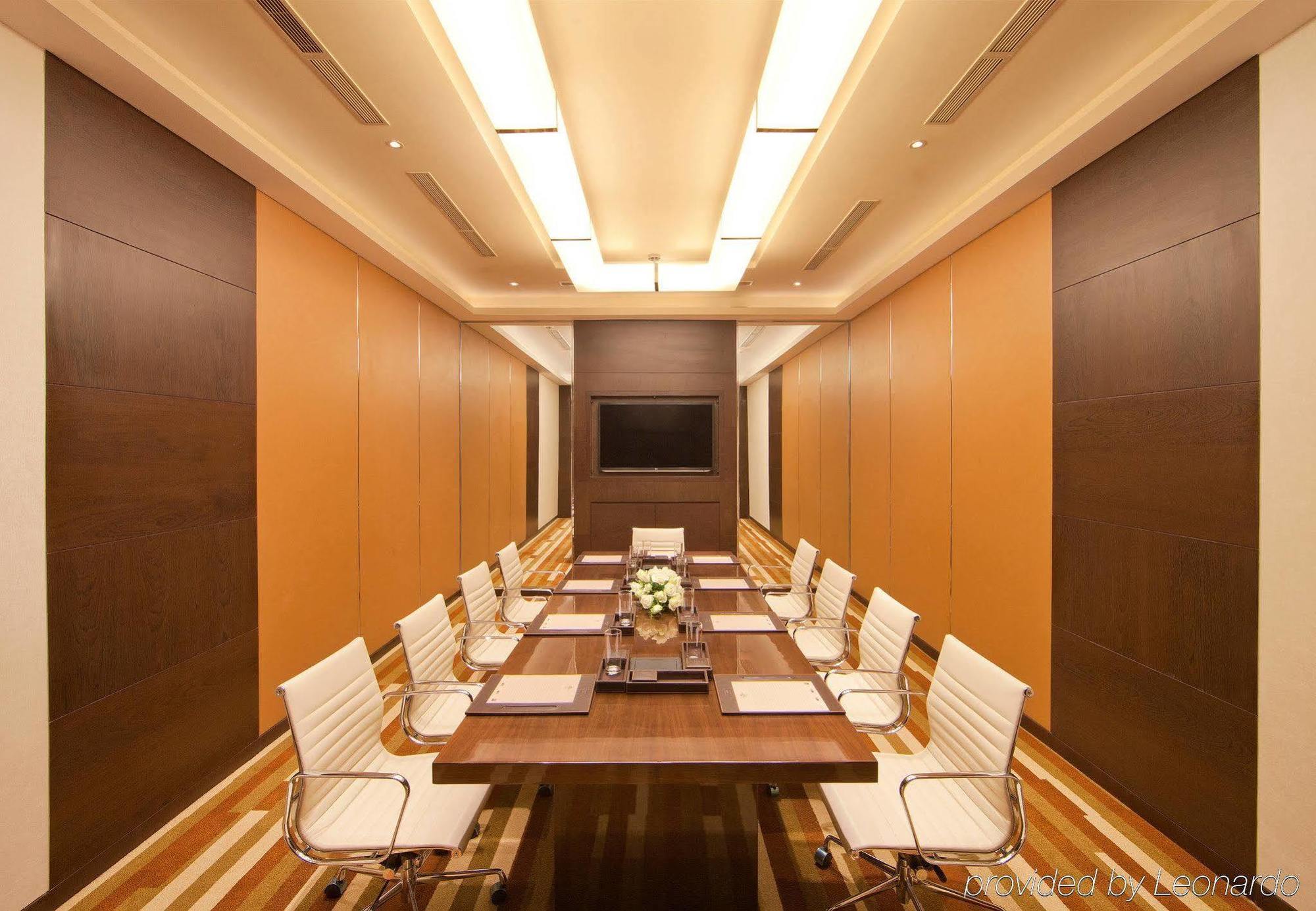高知机场万怡酒店 尼杜巴塞莱 外观 照片 Boardroom